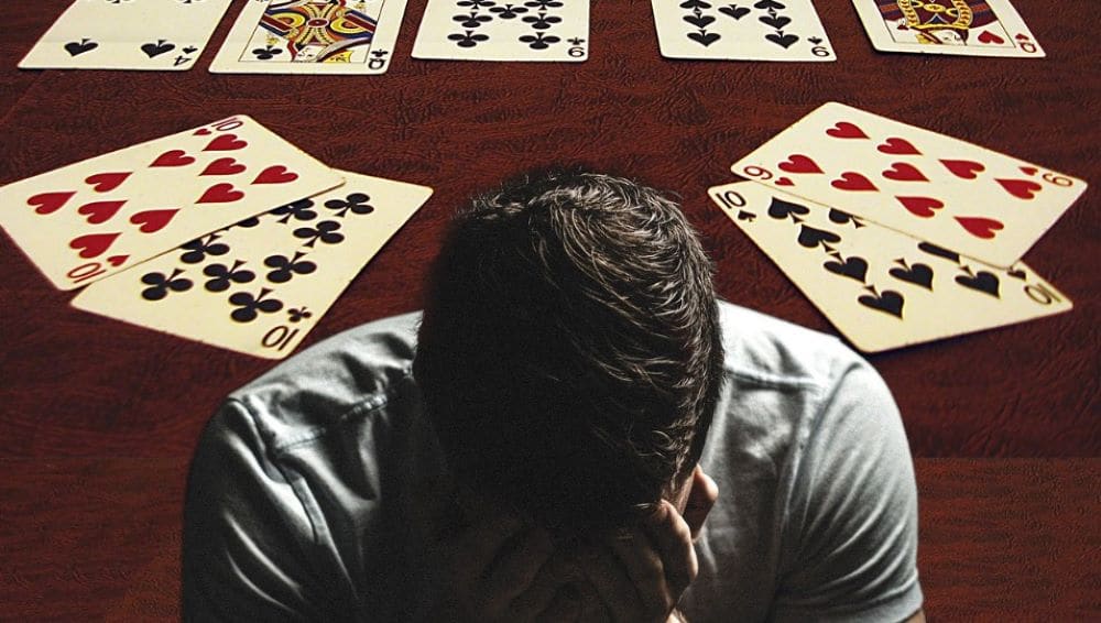 Điểm poker kém là gì? 3 mẹo để đối phó với điểm poker kém
