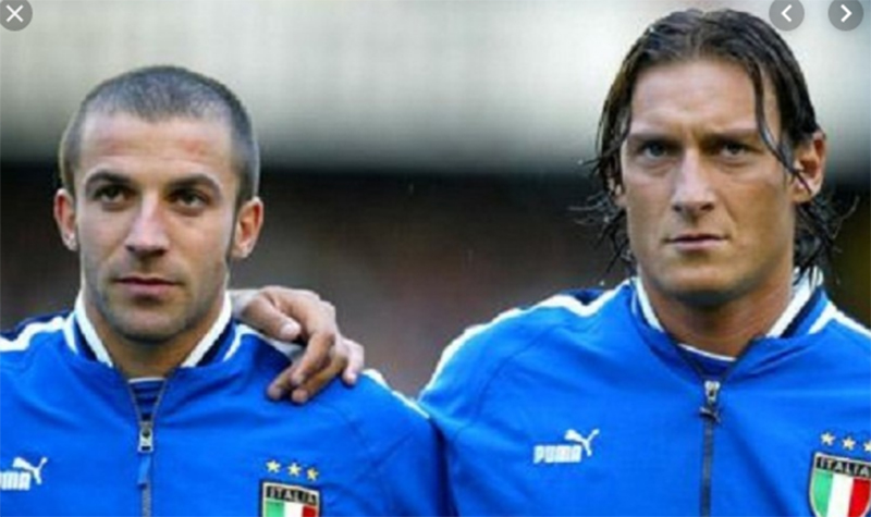Totti và Del Piero trong màu áo đội tuyển Ý