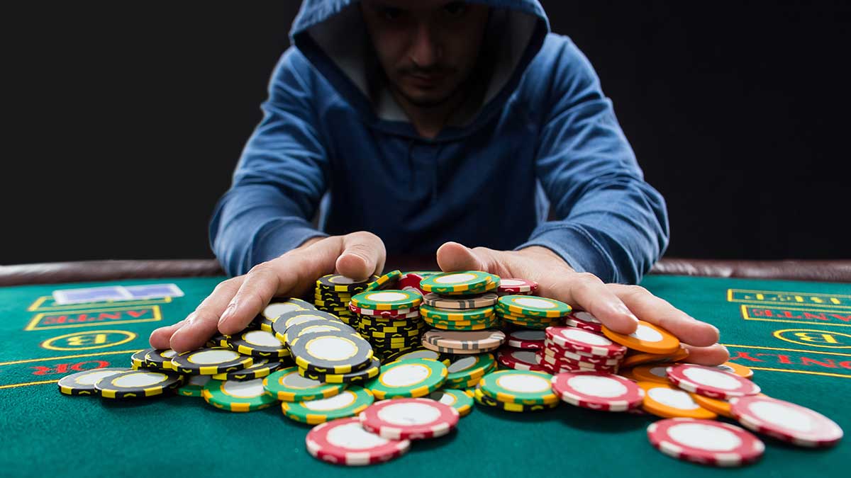 Cách chơi poker khi thi đấu với các phong cách người chơi khác nhau | Natural8